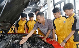 汽车专业技校学费多少