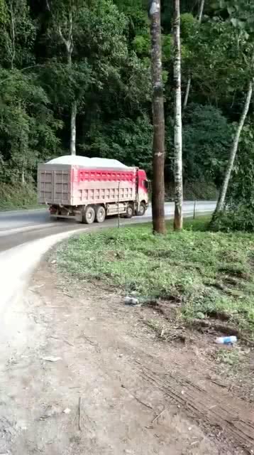 汽车拐弯多少速度超速