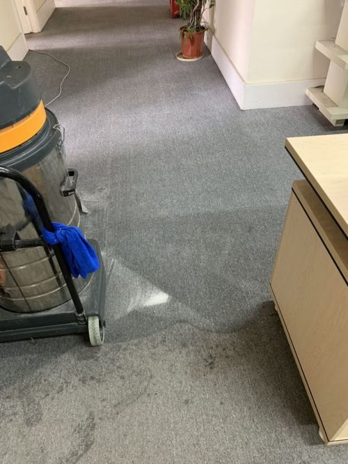 汽车洗地毯价格多少